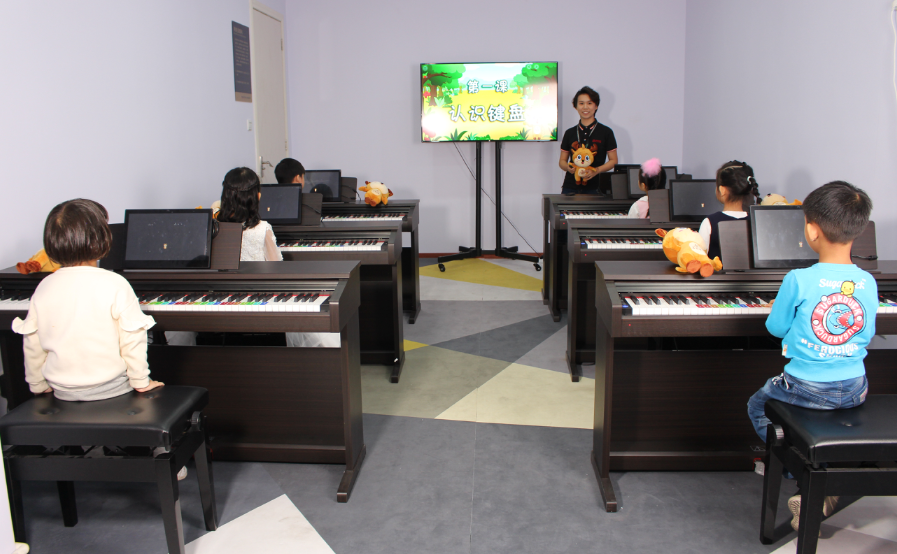 艾茉森数码钢琴幼教集体教室